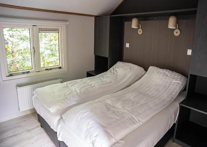 Forest W Private Garden بيت للعطل *